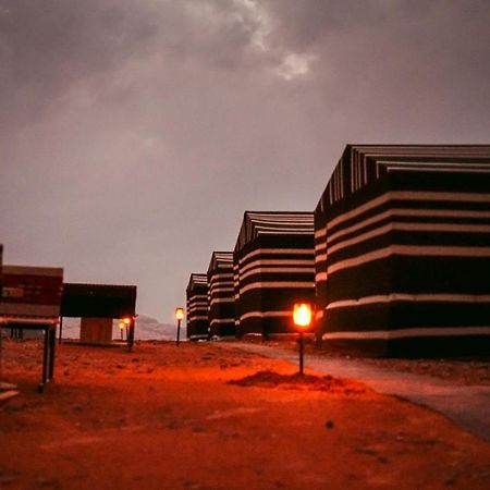 Wadirum Sunset Camp Hotel Wadi Rum Buitenkant foto