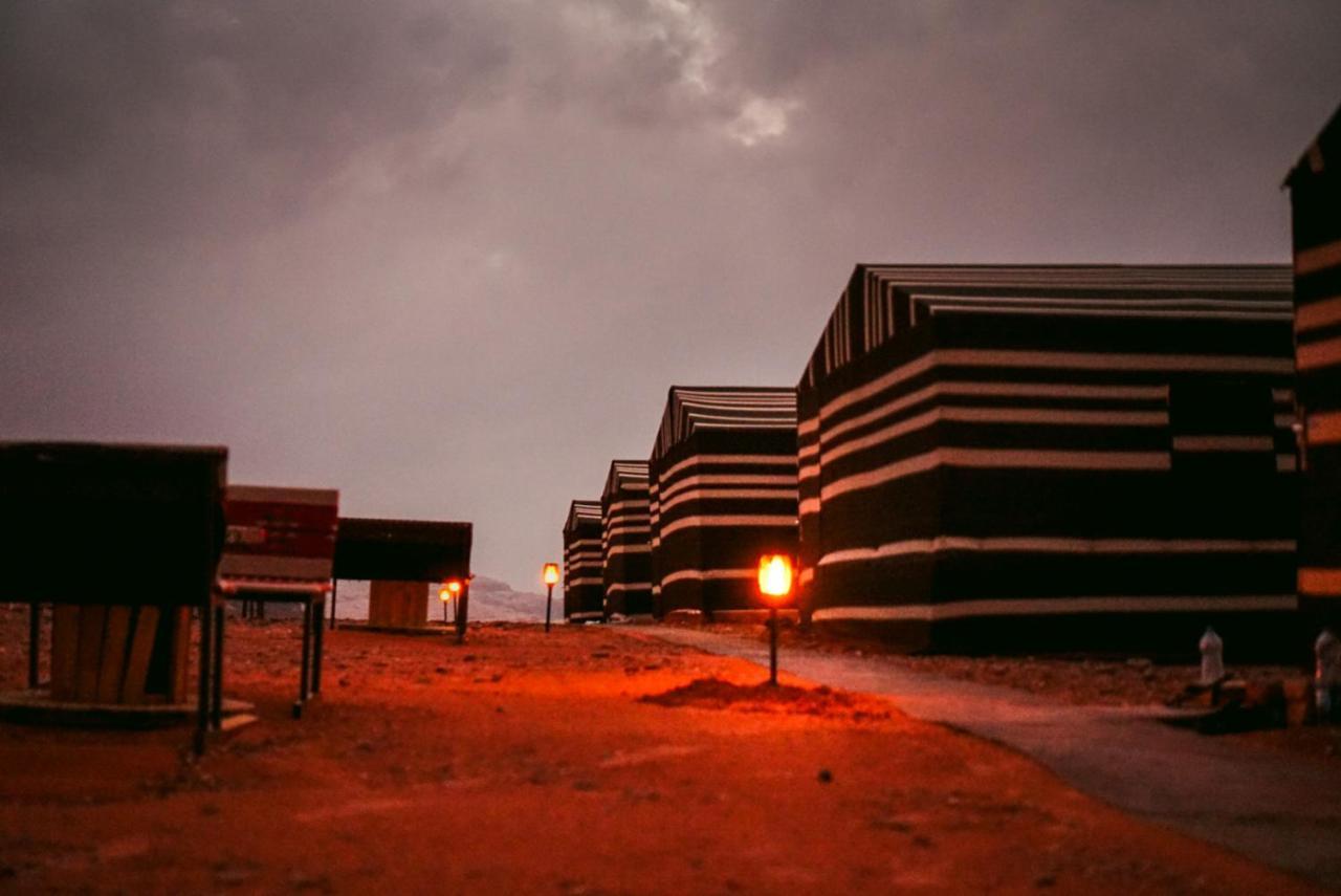 Wadirum Sunset Camp Hotel Wadi Rum Buitenkant foto