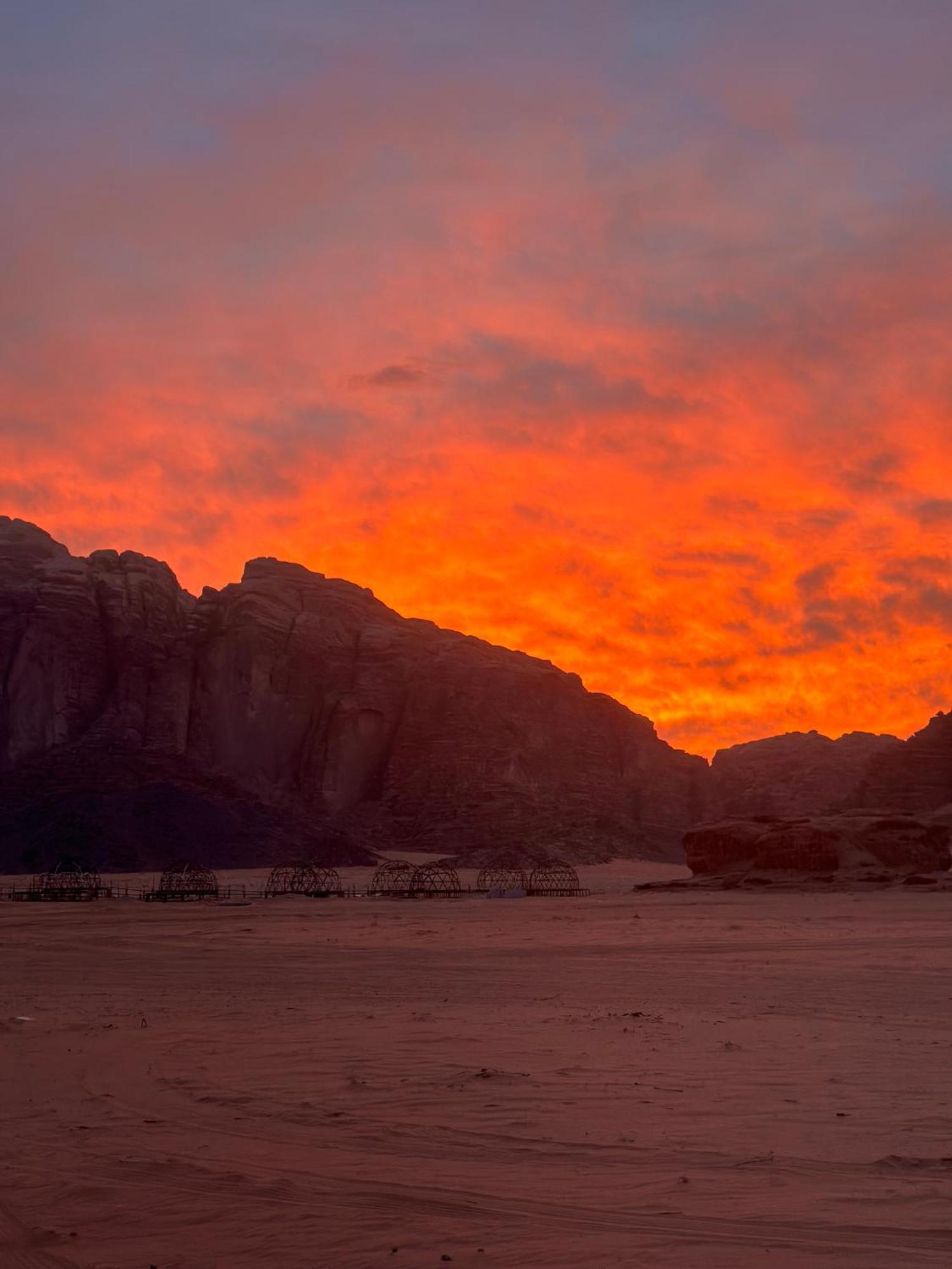 Wadirum Sunset Camp Hotel Wadi Rum Buitenkant foto