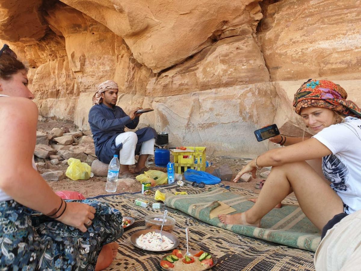 Wadirum Sunset Camp Hotel Wadi Rum Buitenkant foto