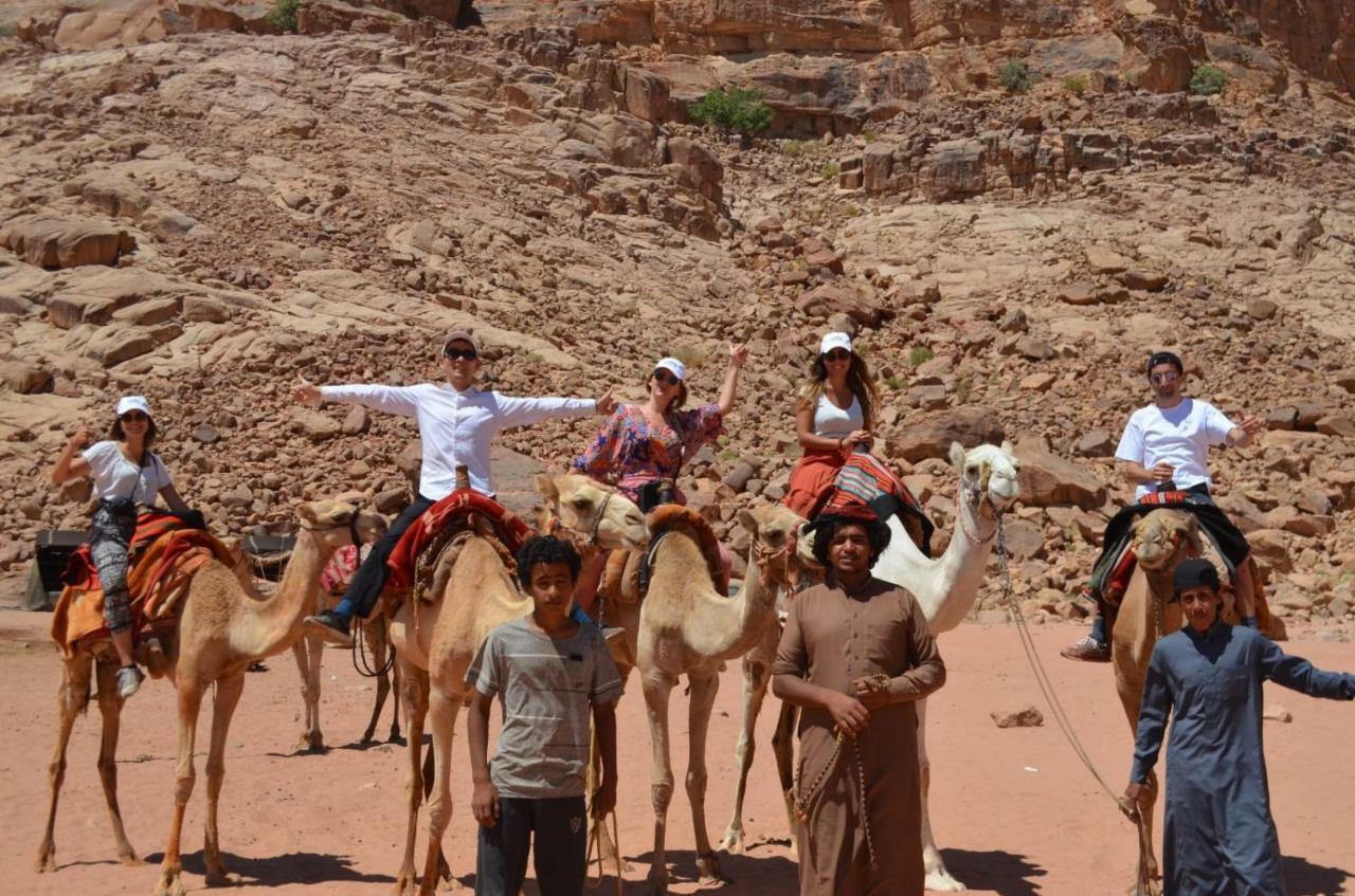 Wadirum Sunset Camp Hotel Wadi Rum Buitenkant foto